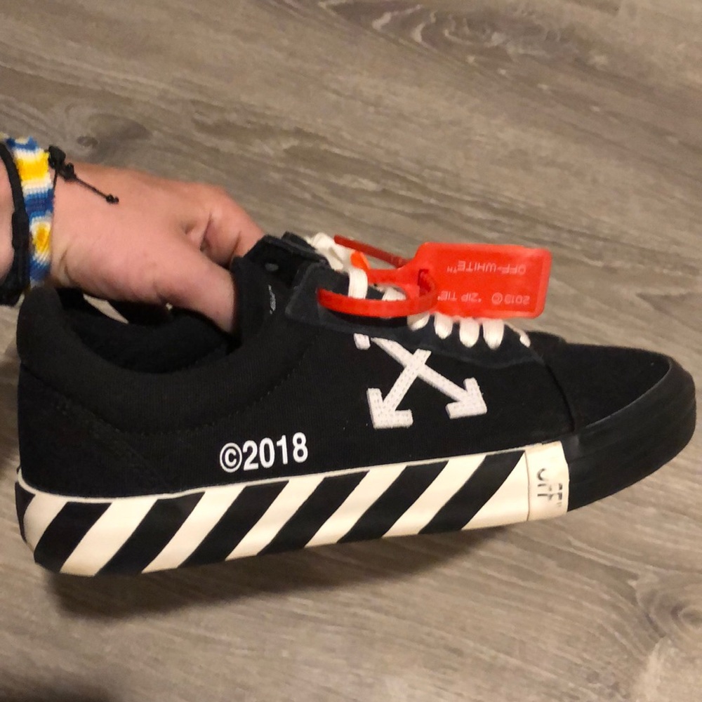 Off white vulcanized low